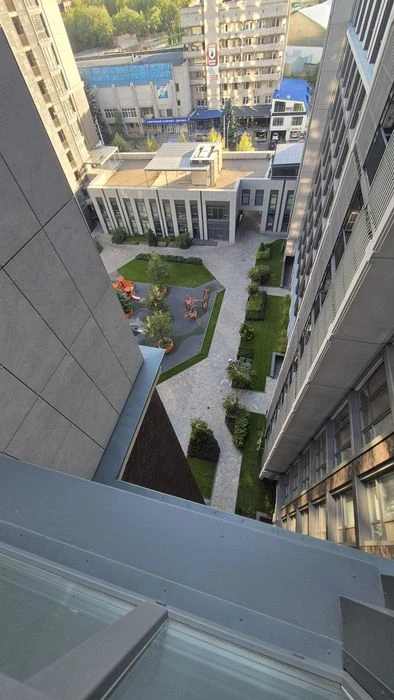 Продам 78 кв.м 3х комнатная, новостройка, центр, ЖК Женева, в