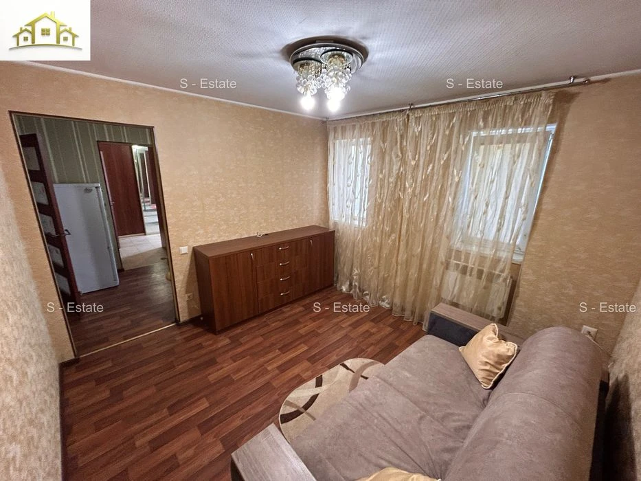 Half of a 46m2 house for sale, Kholodnaya Gora metro station, 5 minutes away. Video available.