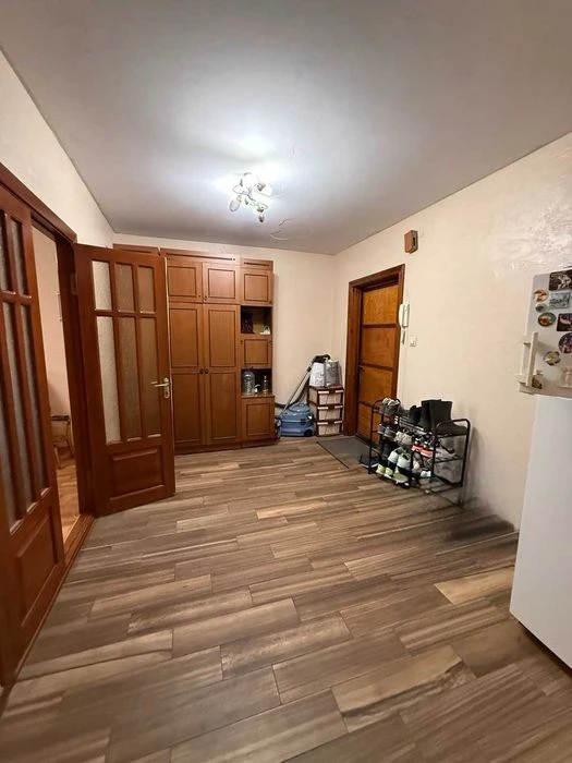 3 rooms, Tairov, Nebesnoy Sotny, Voucher, E-renew 6/9,