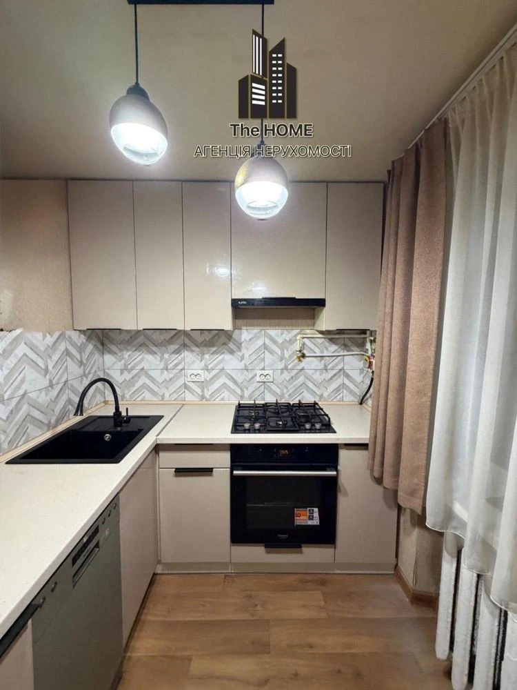 3-room apartment for sale, Vaclav Havel Street 75A
