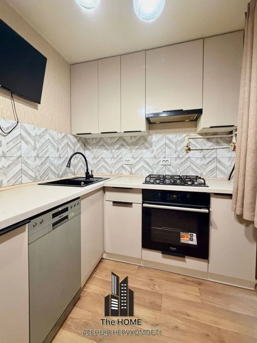 3-room apartment for sale, Vaclav Havel Street 75A