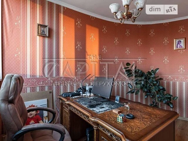Продажа 5к квартиры 220 кв. м на наб. Днепровская 19 • ID 346