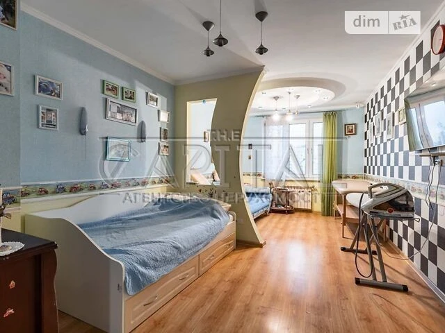 Продажа 5к квартиры 220 кв. м на наб. Днепровская 19 • ID 346