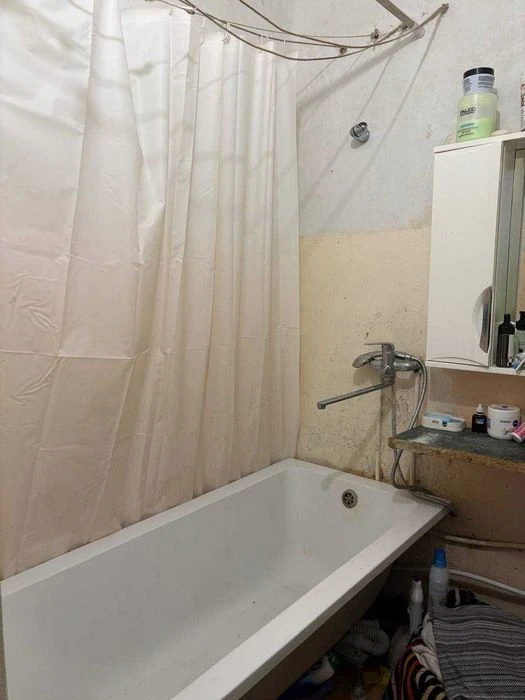 Selling a 3-room apartment for 25,000 rubles in the center of Bavaria (405122)