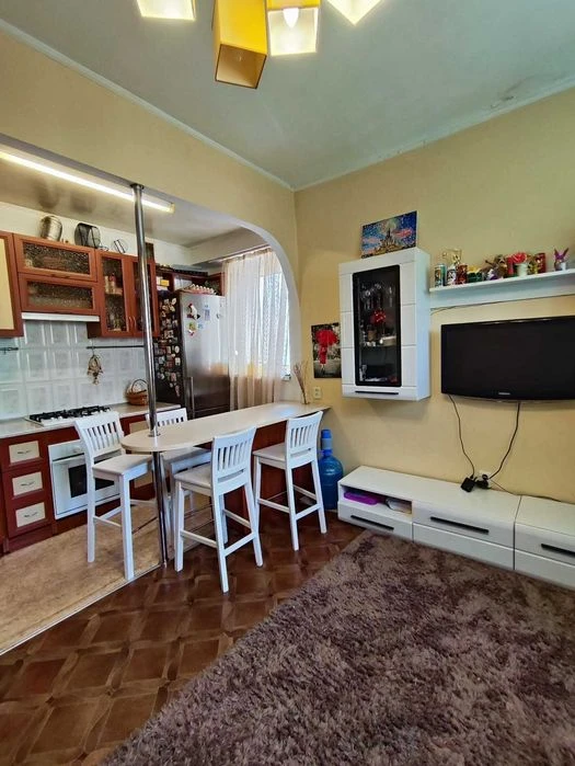 Продажа. 3 ком.квартира с ремонтом, мебелью, техникой. Левый