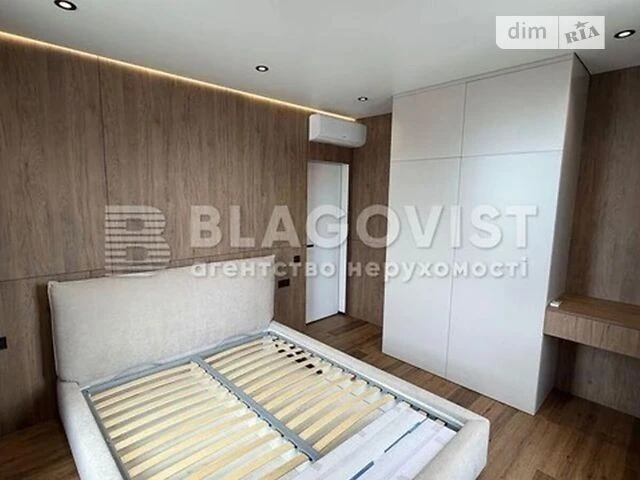 Продаж 3к квартири 77 кв. м на вул. Олександра Олеся 17А • I