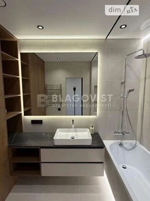 Продаж 3к квартири 77 кв. м на вул. Олександра Олеся 17А • I