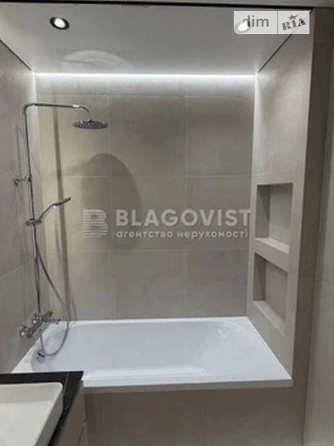 Продаж 3к квартири 77 кв. м на вул. Олександра Олеся 17А • I