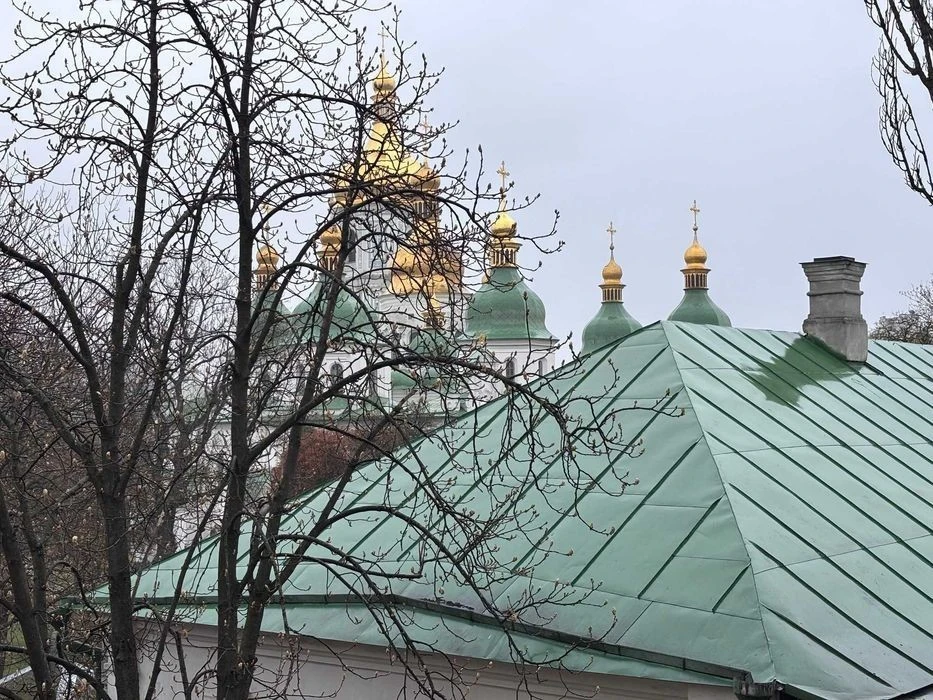 I will sell a 1-room apartment in the historical center of Kyiv. Stril
