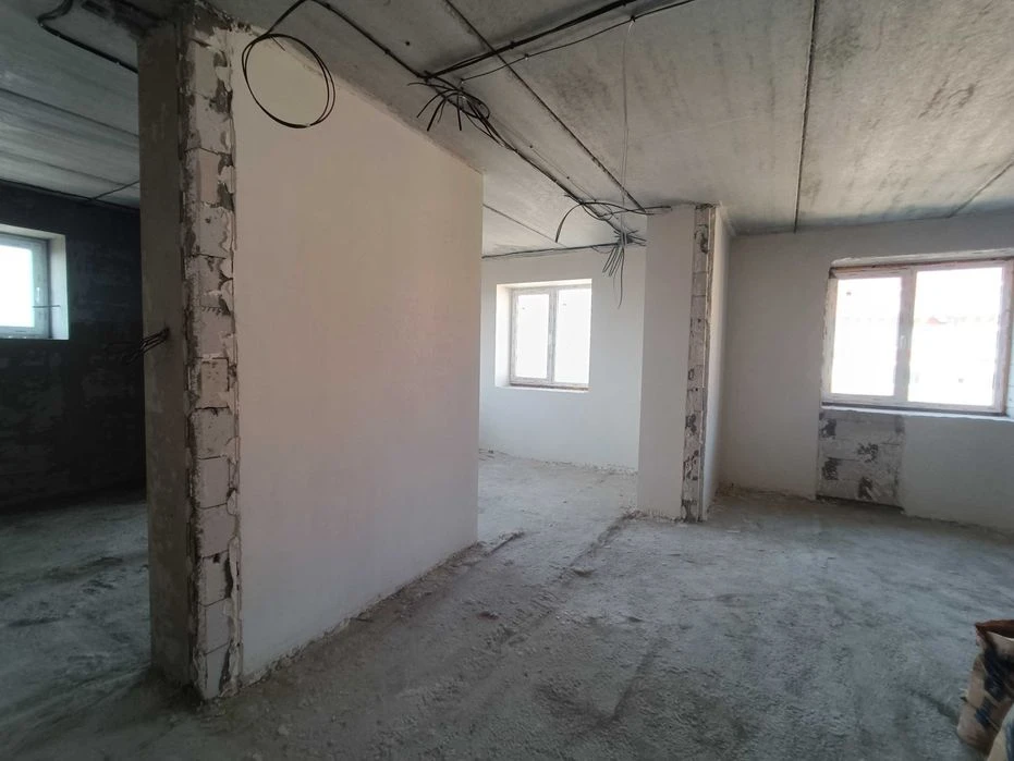 Продам квартиру 60м.кв. в новостройке на Грушевского