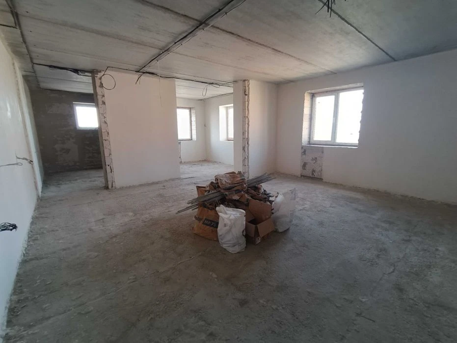 Продам квартиру 60м.кв. в новостройке на Грушевского