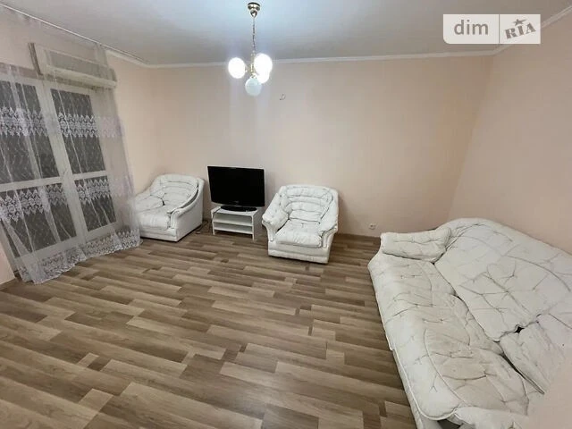 For sale 2-room apartment 72 sq. m. on Entuziastiv St. 43 • ID 3465
