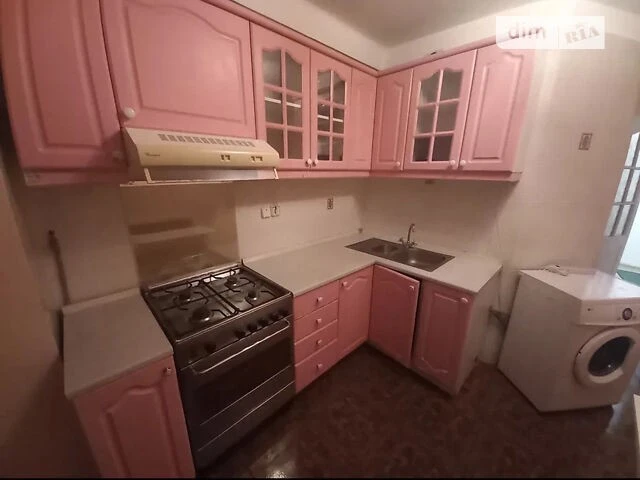 For sale 2-room apartment 72 sq. m. on Entuziastiv St. 43 • ID 3465