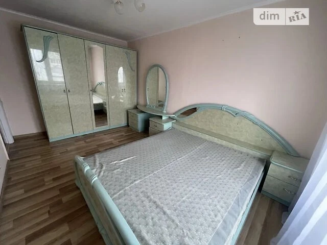 For sale 2-room apartment 72 sq. m. on Entuziastiv St. 43 • ID 3465