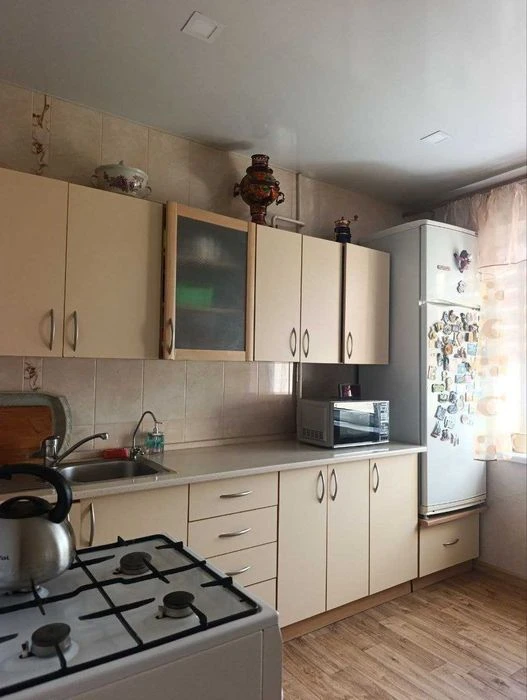 Selling 3-room apartment Peremogha-6, major renovation, furniture, appliances