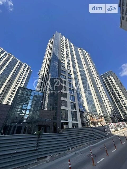 Sale of 3-room apartment 159 sq. m on Andriy Verkhoglyada St. 1-20A