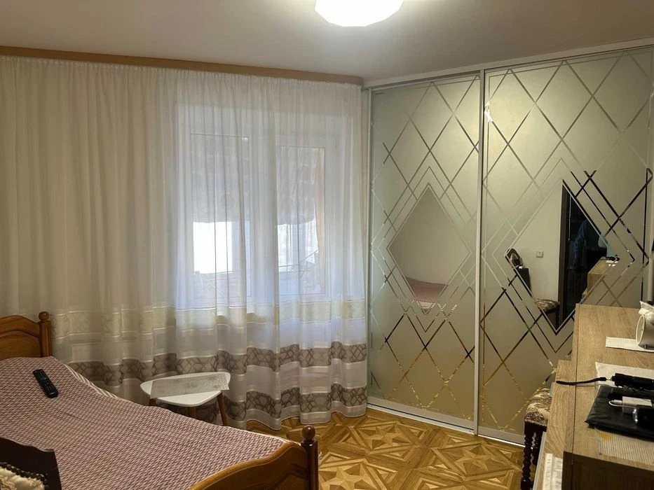(5) Продам 3к квартиру на вул.Пирогова 4422