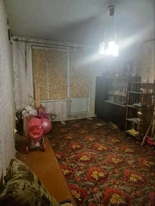 I will sell a 2-room apartment on Buchmy Street.