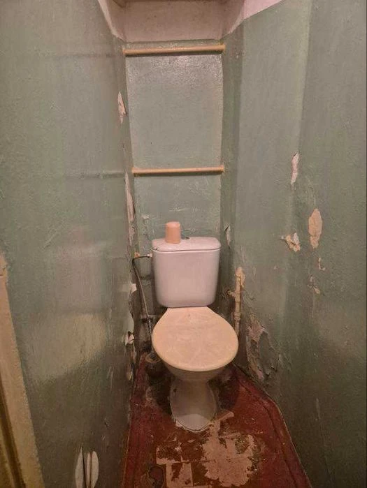 I will sell a 2-room apartment on Buchmy Street.
