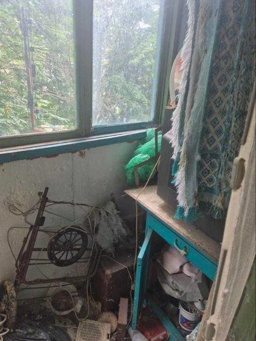 I will sell a 2-room apartment on Buchmy Street.