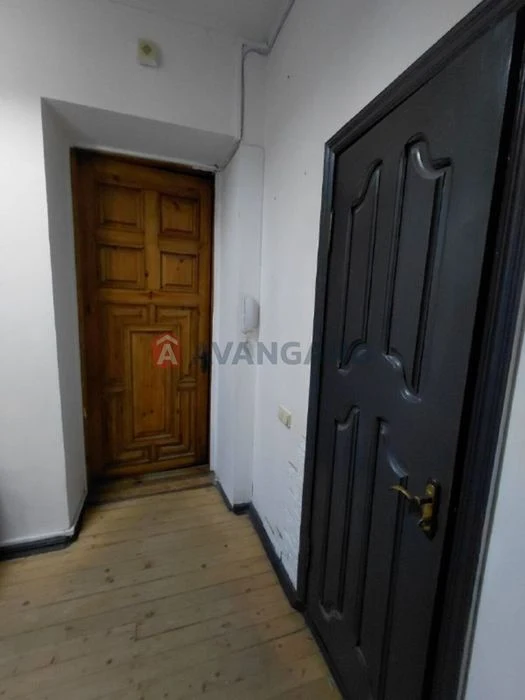 Sale of a 2-room full-length apartment in the city center (basement, c