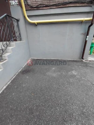 Sale of a 2-room full-length apartment in the city center (basement, c