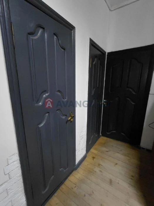 Sale of a 2-room full-length apartment in the city center (basement, c