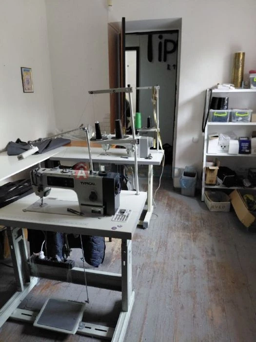 Sale of a 2-room full-length apartment in the city center (basement, c