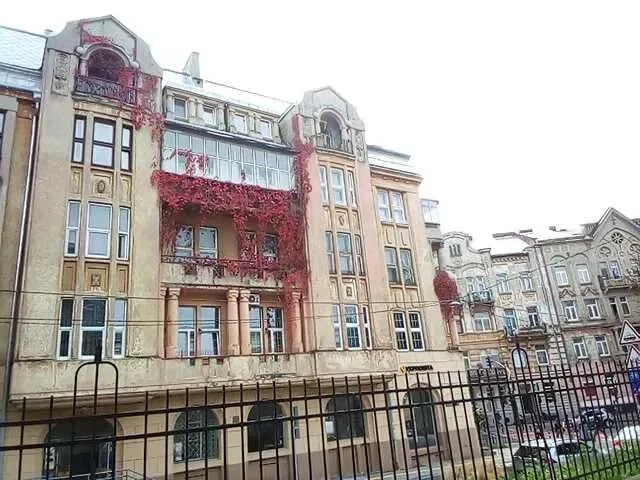 Продаж 4 кім.квартира  БУДИНОК ФІНКЛЕРА! 117 м² вул .Степана