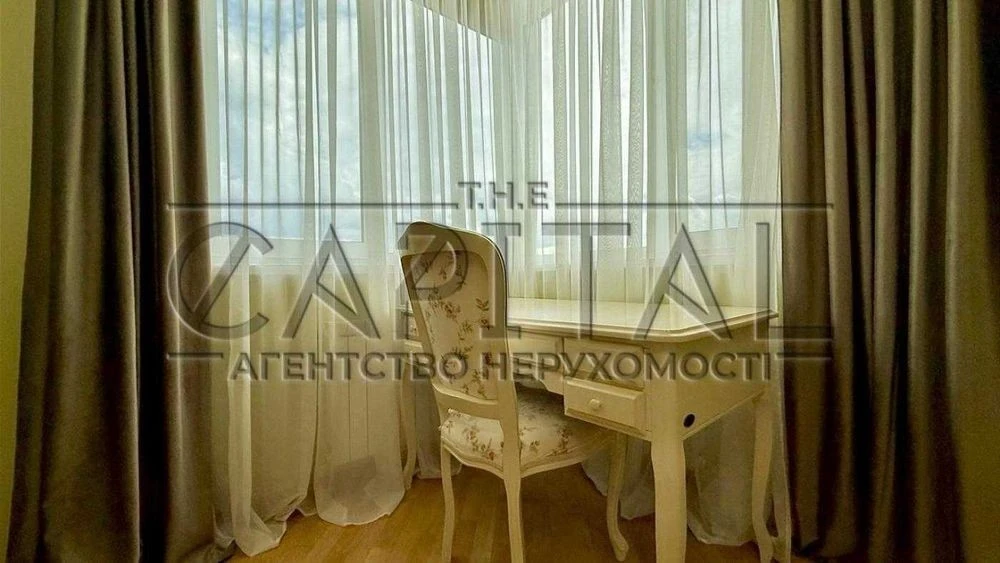 4-room 144m2 apartment for sale on Sribnokilska Street 1