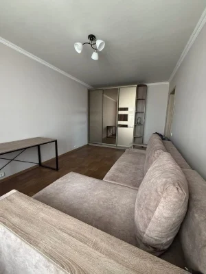 I will sell a 2-room apartment in the central part of the city, pr-t