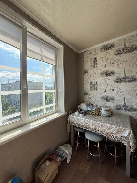 I will sell a 2-room apartment in the central part of the city, pr-t