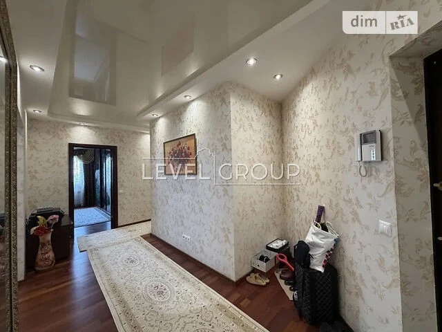 Sale of 3-room apartment 117 sq. m. on Saperno-Slobidska Street 10 •