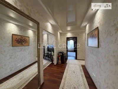 Sale of 3-room apartment 117 sq. m. on Saperno-Slobidska Street 10 •