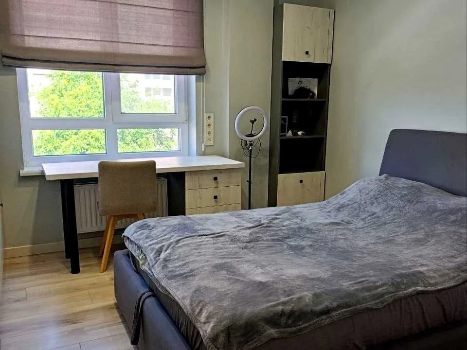 Apartment. Ivano-Frankivsk, Yevhena Konovaltsa St.