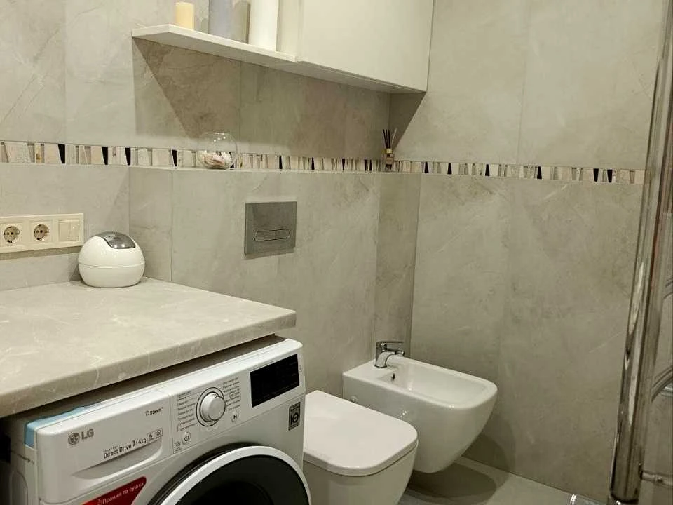 Apartment. Ivano-Frankivsk, Yevhena Konovaltsa St.