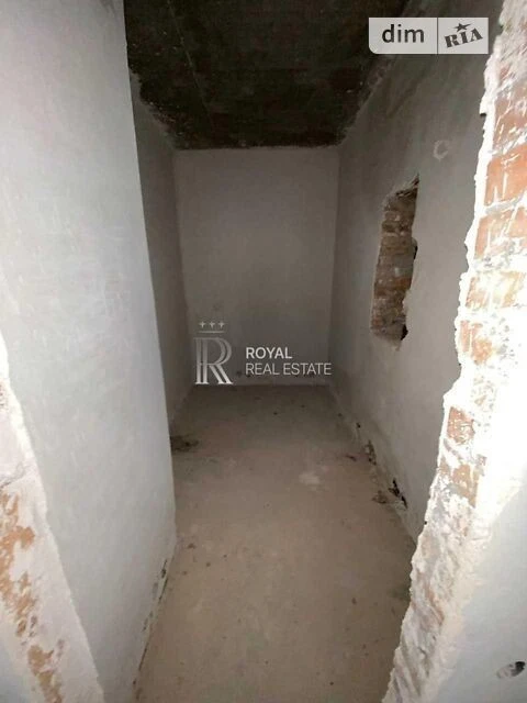 Sale of 3-room apartment 131.7 sq. m. on Konovaltsya Yevhena 44A street