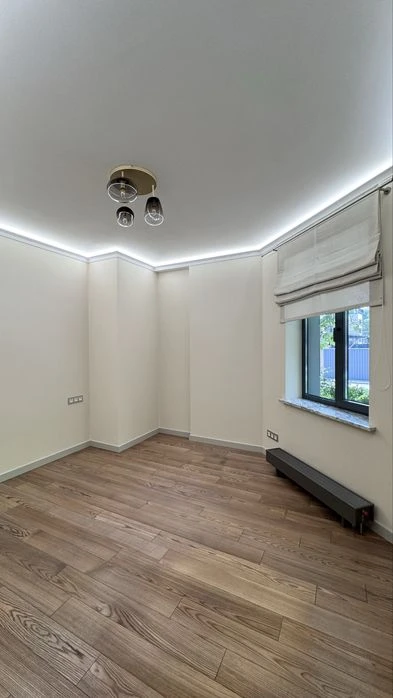 For sale: 3-room apartment with a terrace in the Pechersky residential complex on Bolsunovska Street.