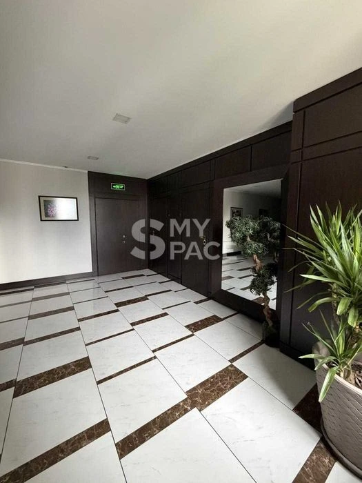 **Продам квартиру Печерськ центр 191м2 без ремонту**