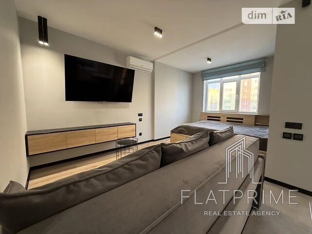 Sale of 1-room apartment 39 sq. m. on Petro Kalnyshevskoho St. 6 •