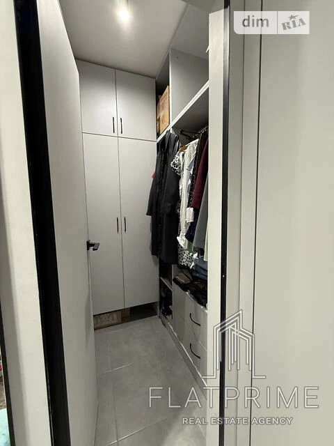 Sale of 1-room apartment 39 sq. m. on Petro Kalnyshevskoho St. 6 •