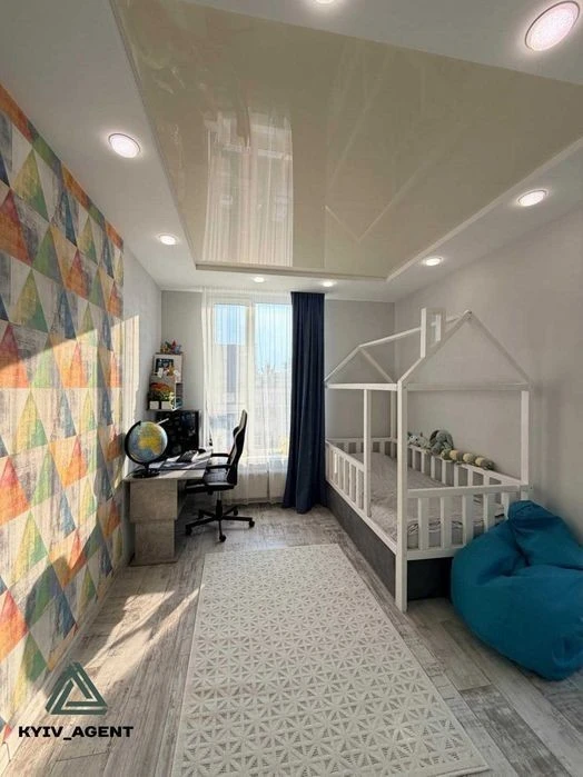 There is a VIDEO! 4-room residential complex Comfort Town! Ideal for a family!