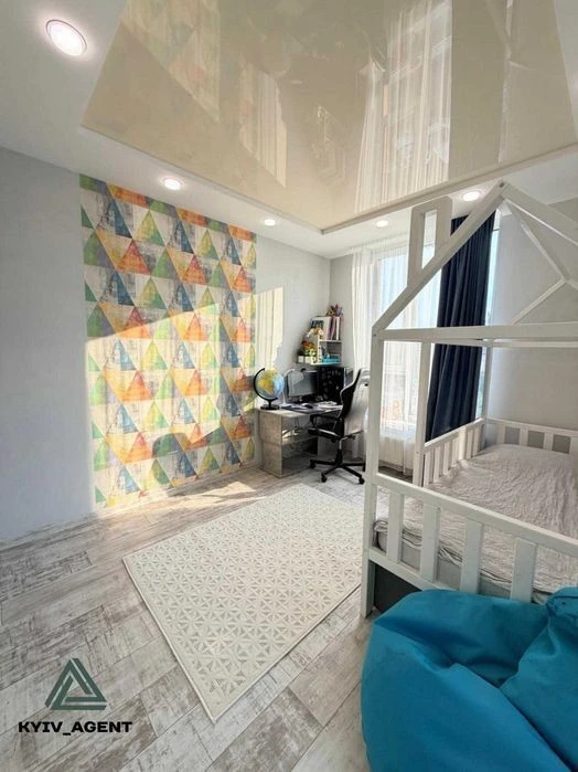 There is a VIDEO! 4-room residential complex Comfort Town! Ideal for a family!