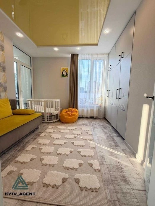 There is a VIDEO! 4-room residential complex Comfort Town! Ideal for a family!