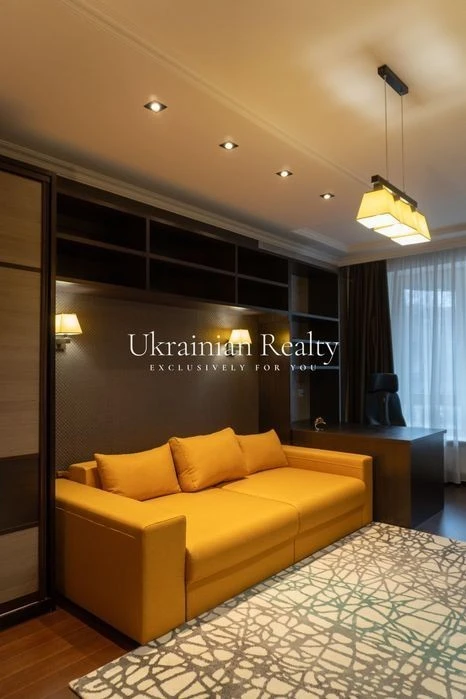 For sale 18A, Instytutska Street. ALWAYS has electricity, heating and water!