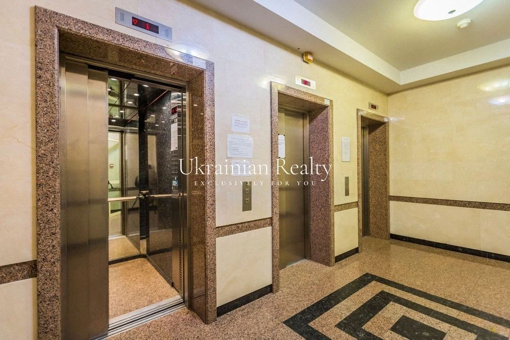 For sale 18A, Instytutska Street. ALWAYS has electricity, heating and water!