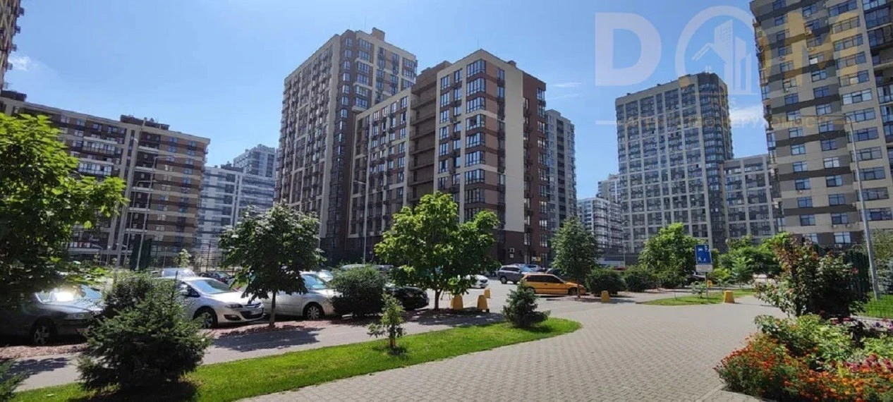 Продаж 2-кімнатної квартири 70 м², Олександра Олеся вул., 2Б