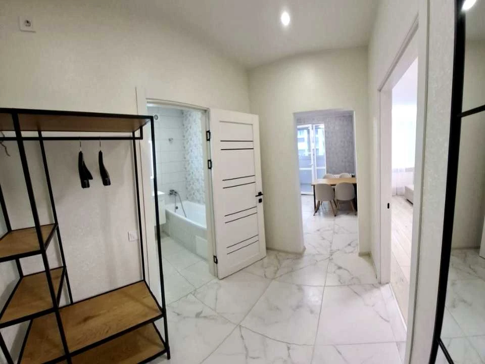 Apartment. Kharkiv, Poltava Shlyakh St., 184a k
