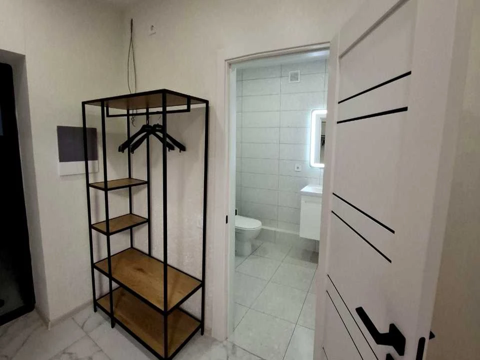 Apartment. Kharkiv, Poltava Shlyakh St., 184a k