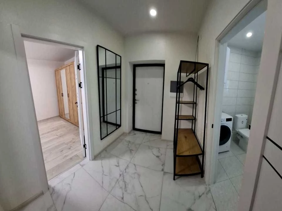 Apartment. Kharkiv, Poltava Shlyakh St., 184a k